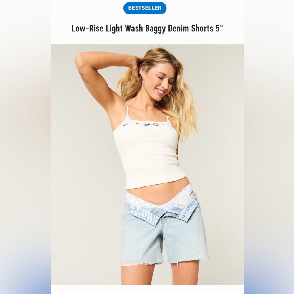 Hollister Low-Rise Baggy Shorts Denim light wash jeans size 6 / 28